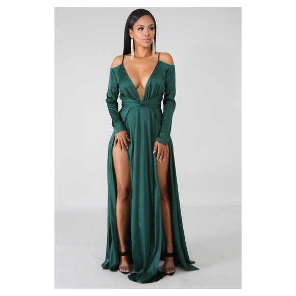 GITI Dresses & Skirts - Green Silky M Slit Maxi Dress Sz S